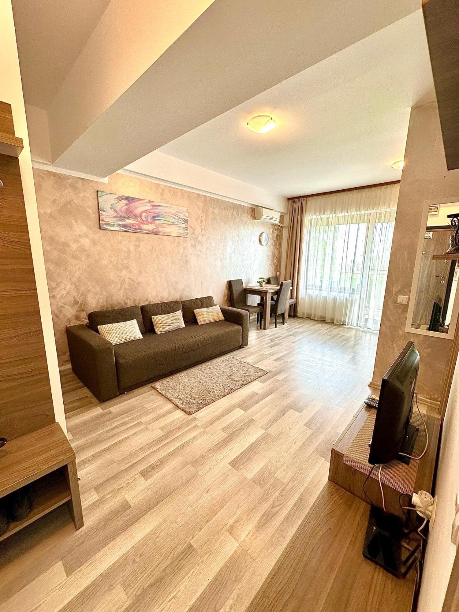 Marcony Boutique Apartments Mamaia Exterior foto